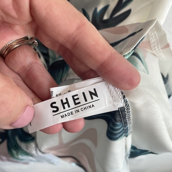 Floral Palm Print Sleepwear pajama top small silky button up - Picture 4 of 6